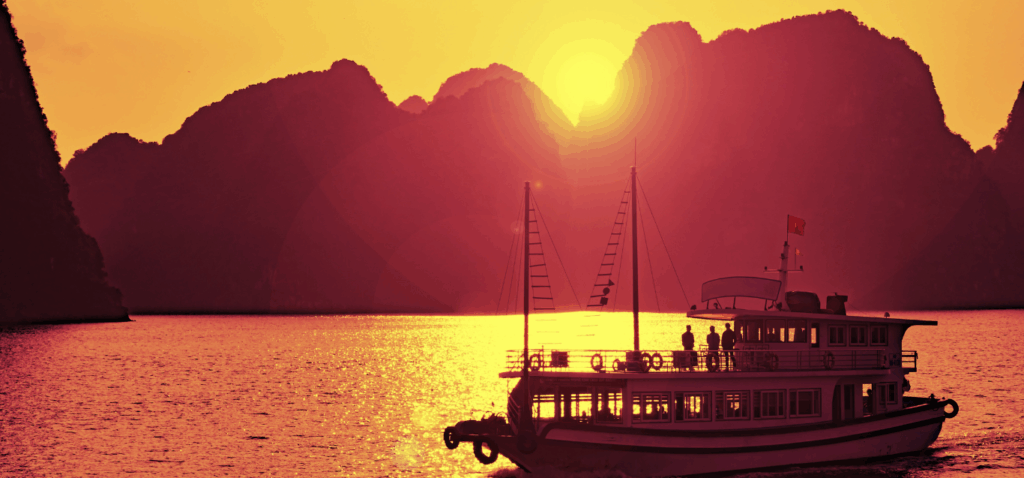 5 Planes Romanticos en el Sudeste Asiatico. - Crucero Halong Bay Vietnam - Asian Spirit